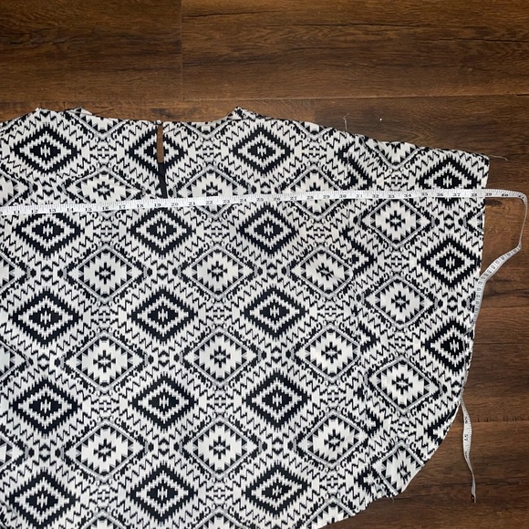 Red Ranch Cape - Picture 5 of 9